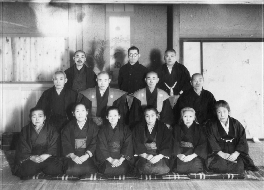 中列左端が三代目