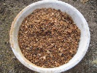 無農薬米農家が自作する発酵肥料の材料の魚粉